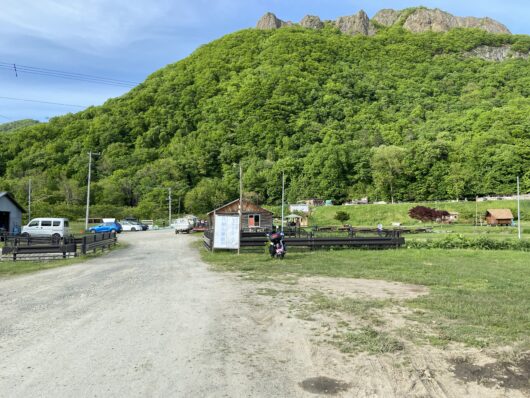 八剣山果樹園駐車場